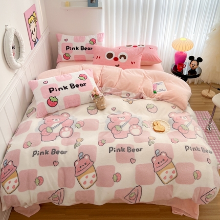 顾里家纺 2023新款ins韩风∙立体牛奶雪花绒系列四件套 草莓熊仔