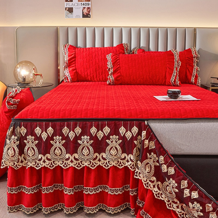 91家纺网 家纺一手货源 找家纺 虹星家纺 2023新款牛奶绒夹棉蕾丝可拆卸床裙系列四件套 梦幻巴黎 大红