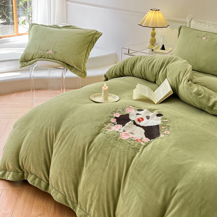 91家纺网 家纺一手货源 找家纺 秀色家纺 2025新款专版ins风熊猫花花双面牛奶绒四件套加厚加绒冬季 熊猫花花-抹茶绿