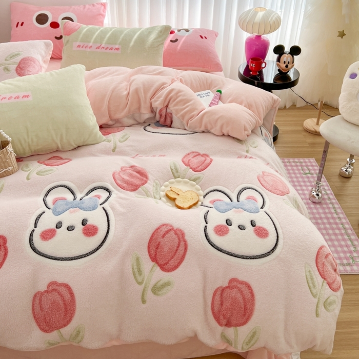 91家纺网 家纺一手货源 找家纺 顾里家纺 2023新款ins韩风∙立体牛奶雪花绒系列四件套 花花兔兔