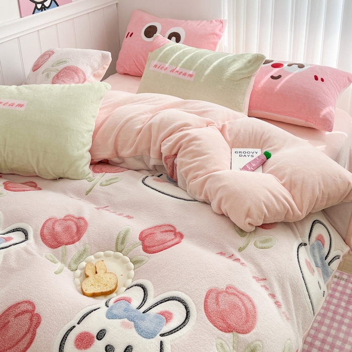 91家纺网 家纺一手货源 找家纺 顾里家纺 2023新款ins韩风∙立体牛奶雪花绒系列四件套 花花兔兔