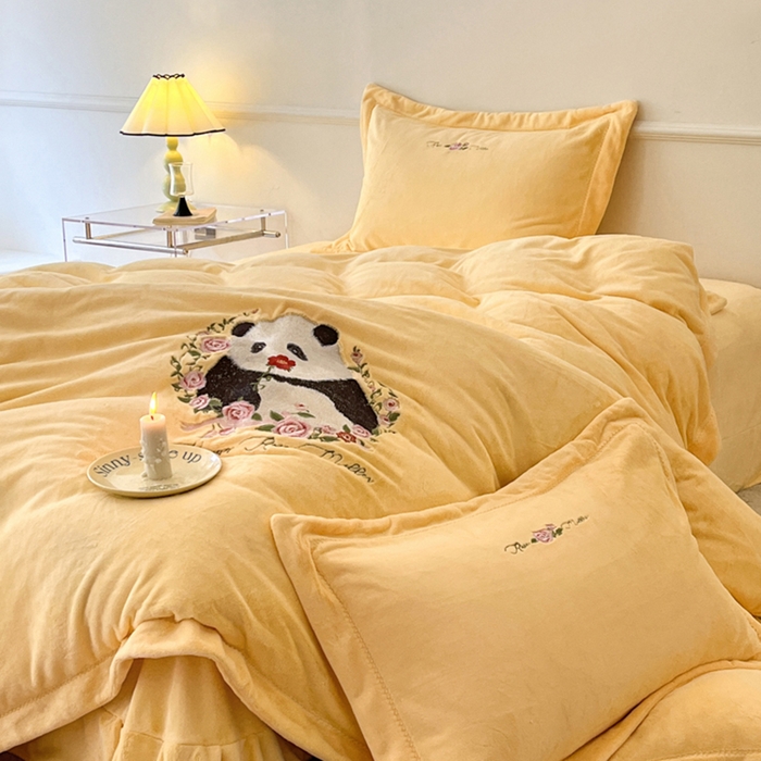 91家纺网 家纺一手货源 找家纺 秀色家纺 2025新款专版ins风熊猫花花双面牛奶绒四件套加厚加绒冬季 熊猫花花-雏菊黄