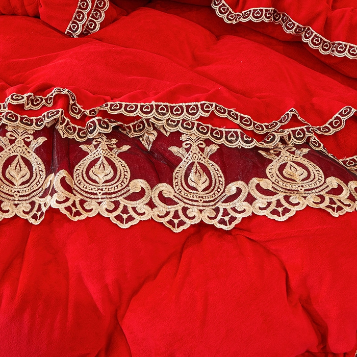 91家纺网 家纺一手货源 找家纺 虹星家纺 2023新款牛奶绒夹棉蕾丝可拆卸床裙系列四件套 梦幻巴黎 大红