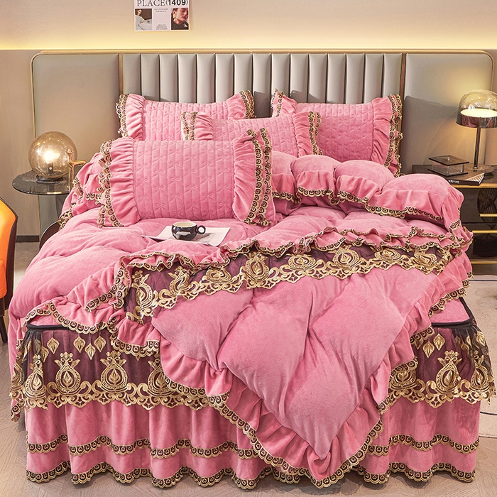 91家纺网 家纺一手货源 找家纺 虹星家纺 2023新款牛奶绒夹棉蕾丝可拆卸床裙系列四件套 梦幻巴黎 胭脂