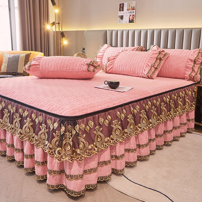 91家纺网 家纺一手货源 找家纺 虹星家纺 2023新款牛奶绒夹棉蕾丝可拆卸床裙系列单床裙 梦幻巴黎 蜜玉