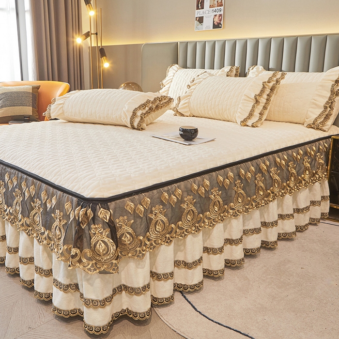 91家纺网 家纺一手货源 找家纺 虹星家纺 2023新款牛奶绒夹棉蕾丝可拆卸床裙系列单床裙 梦幻巴黎 奶白