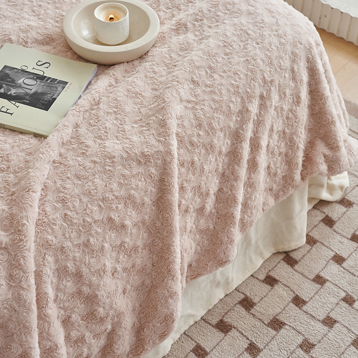 91家纺网 家纺一手货源 找家纺 秀色 2025新款A类冬季600g双面加厚保暖兔毛毯子午睡空调毯沙发毯盖毯-朵拉 朵拉－杏花粉