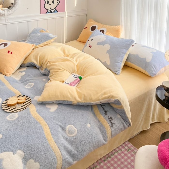 91家纺网 家纺一手货源 找家纺 顾里家纺 2023新款ins韩风∙立体牛奶雪花绒系列四件套 丝带小兔蓝