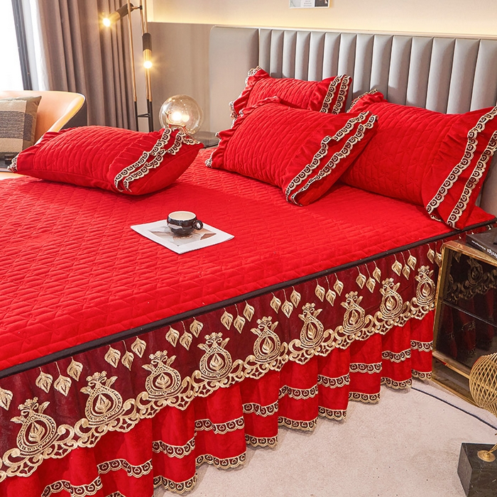 91家纺网 家纺一手货源 找家纺 虹星家纺 2023新款牛奶绒夹棉蕾丝可拆卸床裙系列单床裙 梦幻巴黎 大红