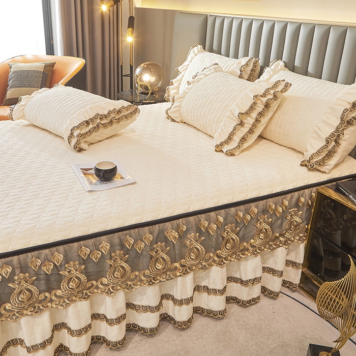 91家纺网 家纺一手货源 找家纺 虹星家纺 2023新款牛奶绒夹棉蕾丝可拆卸床裙系列单床裙 梦幻巴黎 奶白