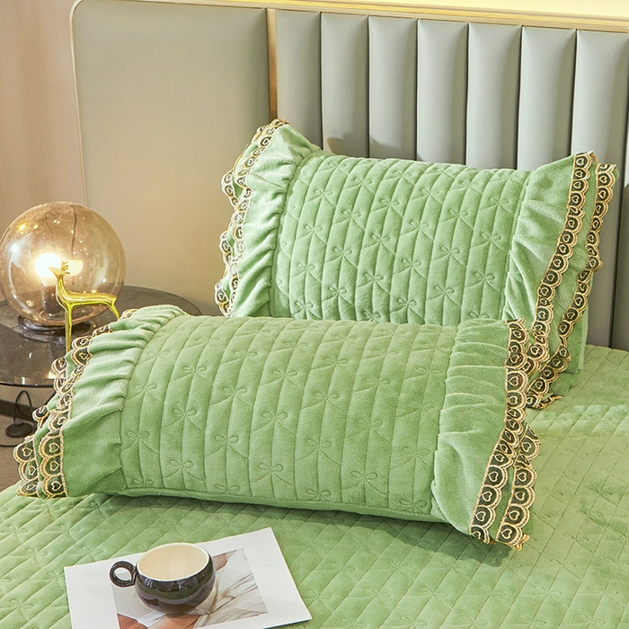 91家纺网 家纺一手货源 找家纺 虹星家纺 2023新款牛奶绒夹棉蕾丝可拆卸床裙系列四件套 梦幻巴黎 果绿