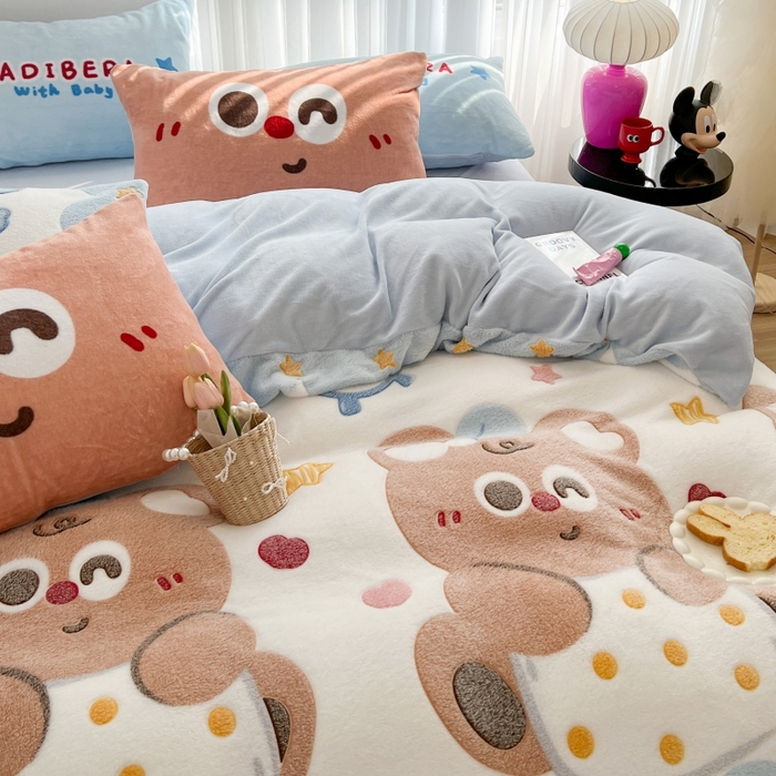 91家纺网 家纺一手货源 找家纺 顾里家纺 2023新款ins韩风∙立体牛奶雪花绒系列四件套 大眼熊