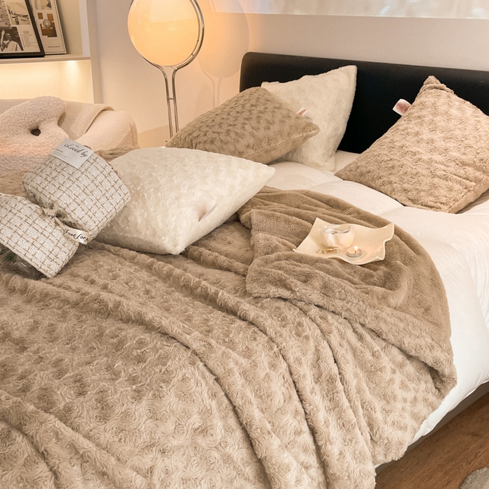 91家纺网 家纺一手货源 找家纺 秀色 2025新款A类冬季600g双面加厚保暖兔毛毯子午睡空调毯沙发毯盖毯-朵拉 朵拉-可可