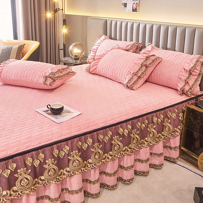 91家纺网 家纺一手货源 找家纺 虹星家纺 2023新款牛奶绒夹棉蕾丝可拆卸床裙系列单床裙 梦幻巴黎 蜜玉