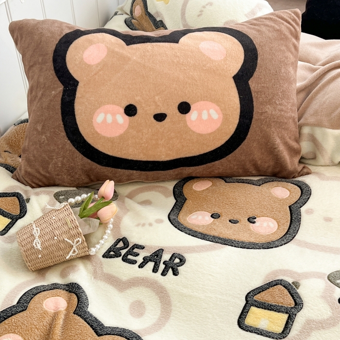 91家纺网 家纺一手货源 找家纺 顾里家纺 2023新款ins韩风∙立体牛奶雪花绒系列四件套 小树熊