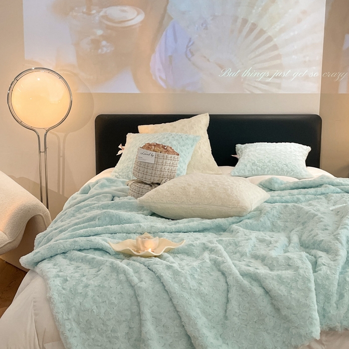 91家纺网 家纺一手货源 找家纺 秀色 2025新款A类冬季600g双面加厚保暖兔毛毯子午睡空调毯沙发毯盖毯-朵拉 朵拉-天青蓝