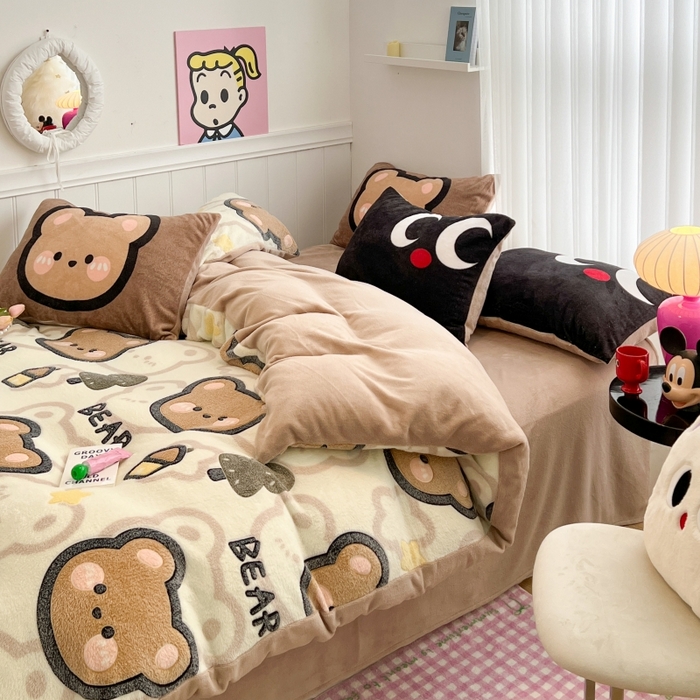 91家纺网 家纺一手货源 找家纺 顾里家纺 2023新款ins韩风∙立体牛奶雪花绒系列四件套 小树熊