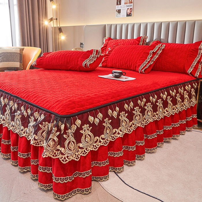 91家纺网 家纺一手货源 找家纺 虹星家纺 2023新款牛奶绒夹棉蕾丝可拆卸床裙系列单床裙 梦幻巴黎 大红