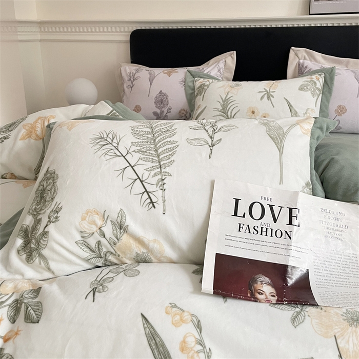 91家纺网 家纺一手货源 找家纺 榻尚家居 2023秋冬新品高克重230克洛克绒四件套-铃兰物语 铃兰物语-绿