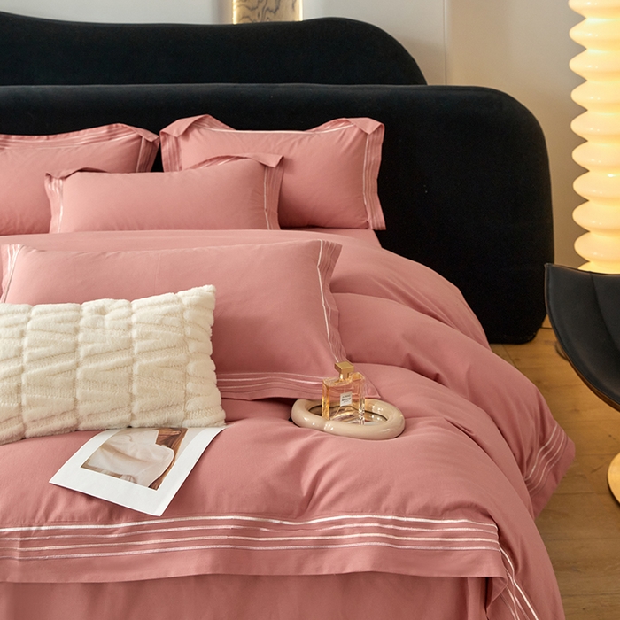 91家纺网 家纺一手货源 找家纺 安妮家居 2023新款全棉轻磨毛刺绣四件套-奥斯汀 豆沙粉