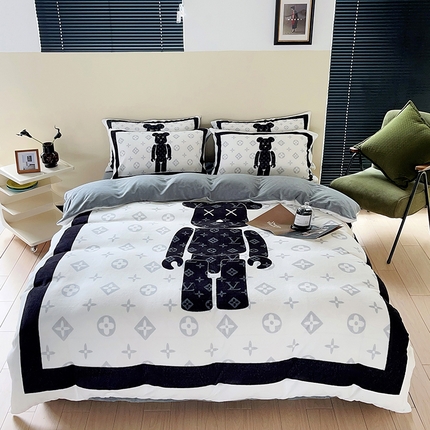 91家纺网 家纺一手货源 找家纺 （总）色鬼 2023新款轻奢大牌风印花牛奶绒四件套婴儿绒四件套