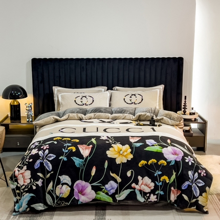 91家纺网 家纺一手货源 找家纺 （总）色鬼 2023新款轻奢大牌风印花牛奶绒四件套婴儿绒四件套