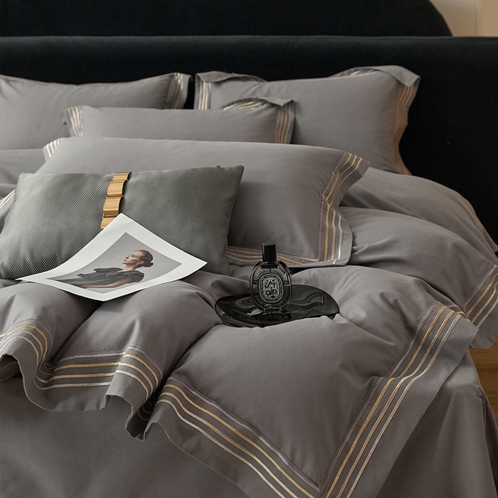 91家纺网 家纺一手货源 找家纺 安妮家居 2023新款全棉轻磨毛刺绣四件套-奥斯汀 高级灰