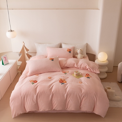 91家纺网 家纺一手货源 找家纺 （总）懒猫家纺 2024新款牛奶绒毛巾绣四件套