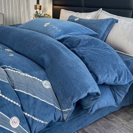 91家纺网 家纺一手货源 找家纺 丝涟家居 2023牛奶绒绣花四件套-山茶花 蓝色