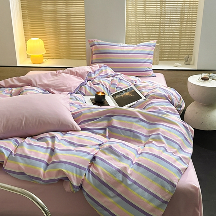 91家纺网 家纺一手货源 找家纺 洋铭区（原狠狠爱） 2023新款全棉水洗棉多巴胺条纹四件套 多巴胺紫粉条