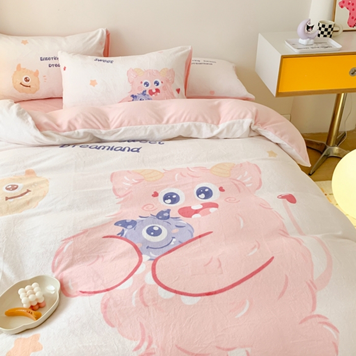 91家纺网 家纺一手货源 找家纺 （总）澳萝拉2023新款大版数码牛奶绒五件套配送同款小抱枕