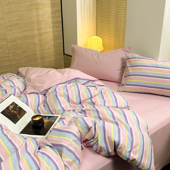 91家纺网 家纺一手货源 找家纺 洋铭区（原狠狠爱） 2023新款全棉水洗棉多巴胺条纹四件套 多巴胺紫粉条