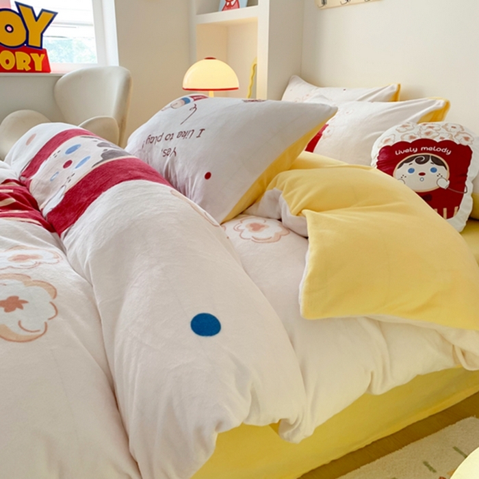 91家纺网 家纺一手货源 找家纺 澳萝拉2023新款大版数码牛奶绒五件套配送同款小抱枕 爆米花