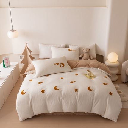 91家纺网 家纺一手货源 找家纺 （总）懒猫家纺 2024新款牛奶绒毛巾绣四件套