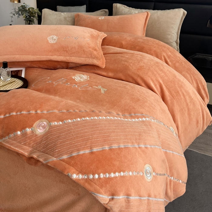 91家纺网 家纺一手货源 找家纺 丝涟家居 2023牛奶绒绣花四件套-山茶花 橙色