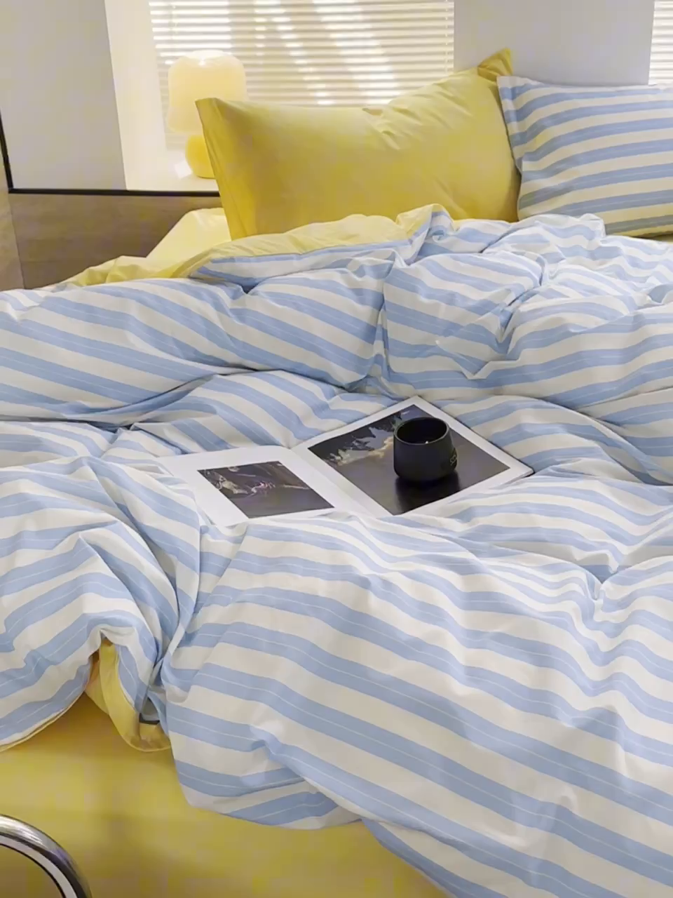 91家纺网 家纺一手货源 找家纺 洋铭区（原狠狠爱） 2023新款全棉水洗棉多巴胺条纹四件套 多巴胺蓝细条