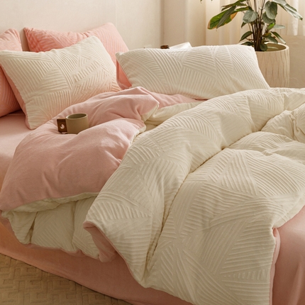 91家纺网 家纺一手货源 找家纺 （总）卡巴伦家纺 2023新款暖风系列A类牛奶绒雕花款四件套