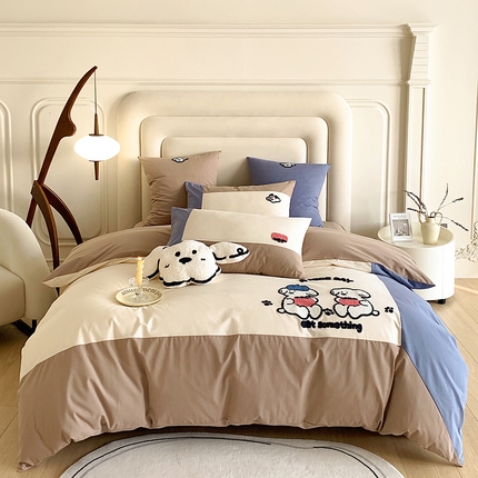 91家纺网 家纺一手货源 找家纺 曼布缇 2025新款100s加厚全棉磨毛绣花款四件套-狗狗 飞泰狗（蓝咖）