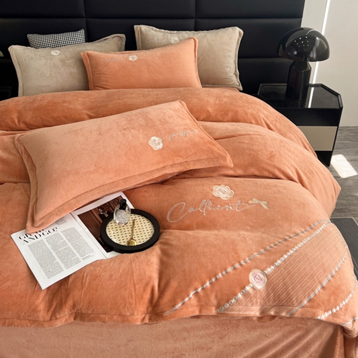 91家纺网 家纺一手货源 找家纺 丝涟家居 2023牛奶绒绣花四件套-山茶花 橙色