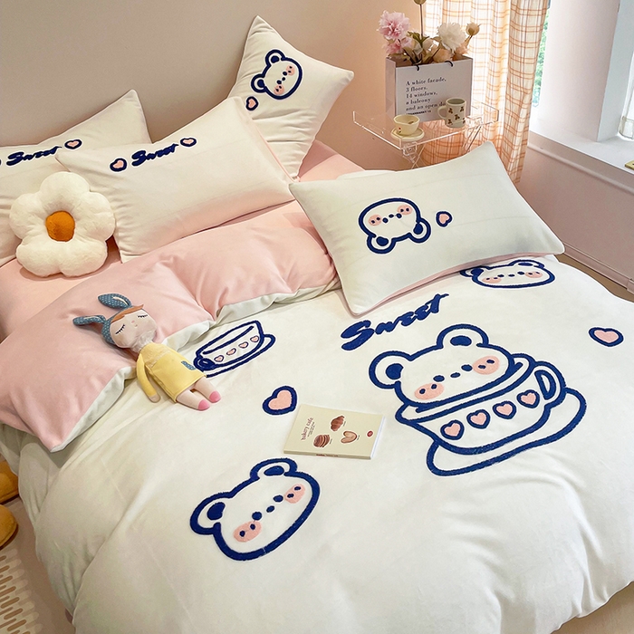 91家纺网 家纺一手货源 找家纺 懒猫家纺 2024新款牛奶绒毛巾绣四件套 茶杯熊