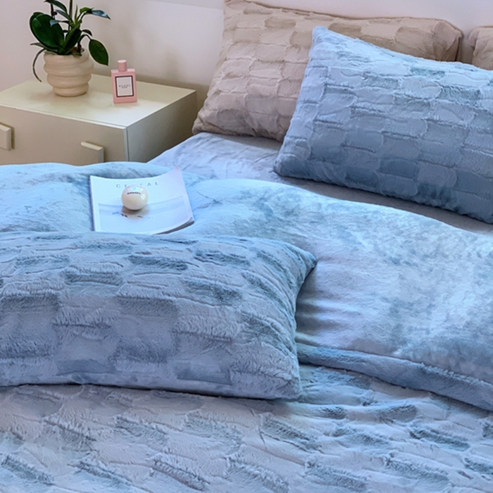 91家纺网 家纺一手货源 找家纺 昔可家纺 2023兔兔绒四件套 格调蓝