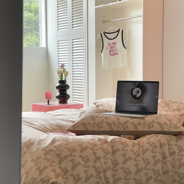 91家纺网 家纺一手货源 找家纺 （总）2023新款50s缎纹数码印花长绒棉四件套-love系列