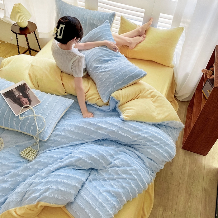 91家纺网 家纺一手货源 找家纺 吾诺家居 2023新款保暖流苏绒牛奶绒四件套 流苏浅蓝