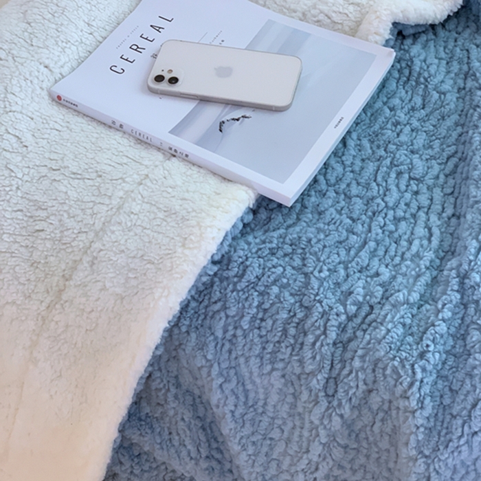 91家纺网 家纺一手货源 找家纺 昔可家纺 2023云朵绒毯 湖水蓝