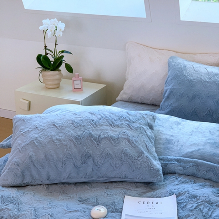 91家纺网 家纺一手货源 找家纺 昔可家纺 2023兔兔绒四件套 蓝波纹