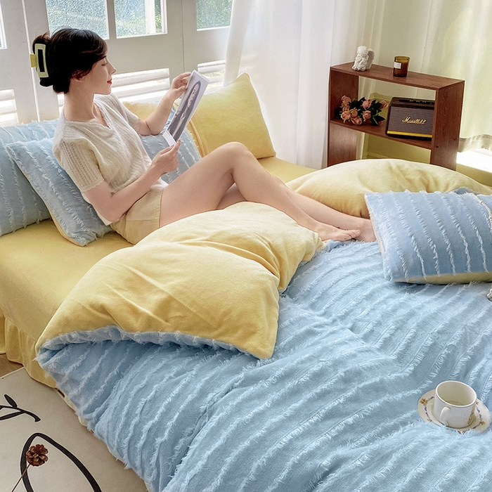 91家纺网 家纺一手货源 找家纺 吾诺家居 2023新款保暖流苏绒牛奶绒四件套 流苏浅蓝