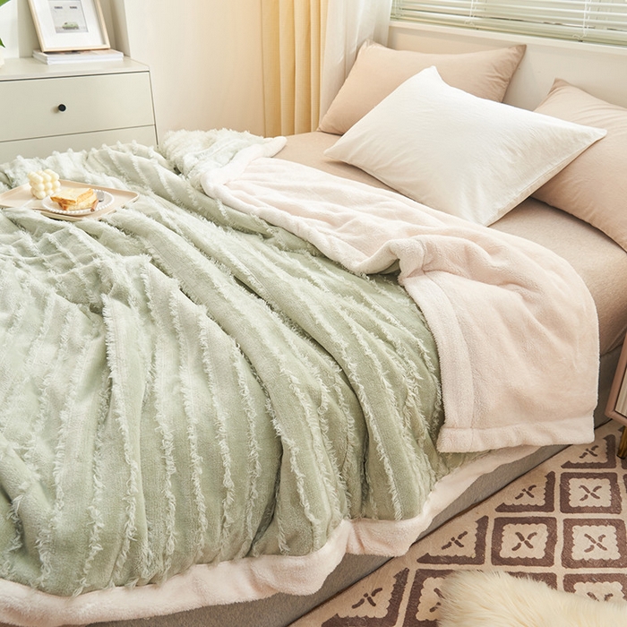 91家纺网 家纺一手货源 找家纺 吾诺家居 2023新款流苏绒双层多功能毯 果绿流苏毯