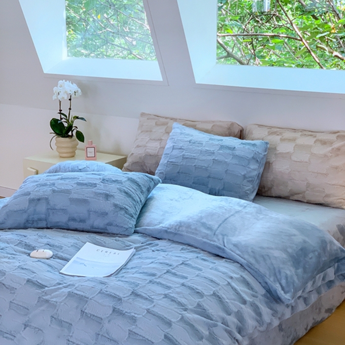 91家纺网 家纺一手货源 找家纺 昔可家纺 2023兔兔绒四件套 格调蓝