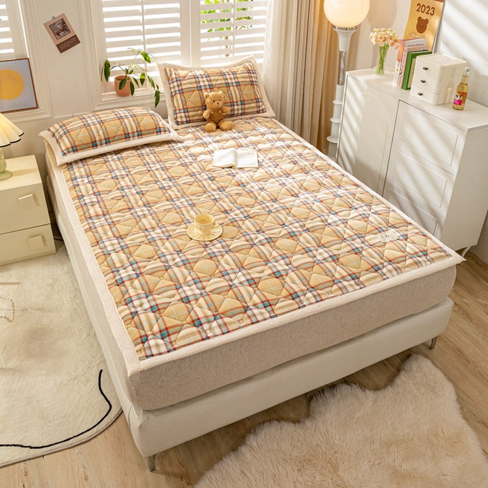 91家纺网 家纺一手货源 找家纺 慕木家纺 2025新款A类牛奶绒纯色印花加厚保暖床垫护垫床褥子 黄蓝格