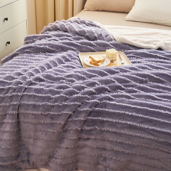 91家纺网 家纺一手货源 找家纺 吾诺家居 2023新款流苏绒双层多功能毯 浅紫流苏毯